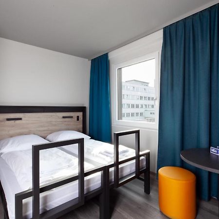 A&O Frankfurt Ostend Φραγκφούρτη Εξωτερικό φωτογραφία